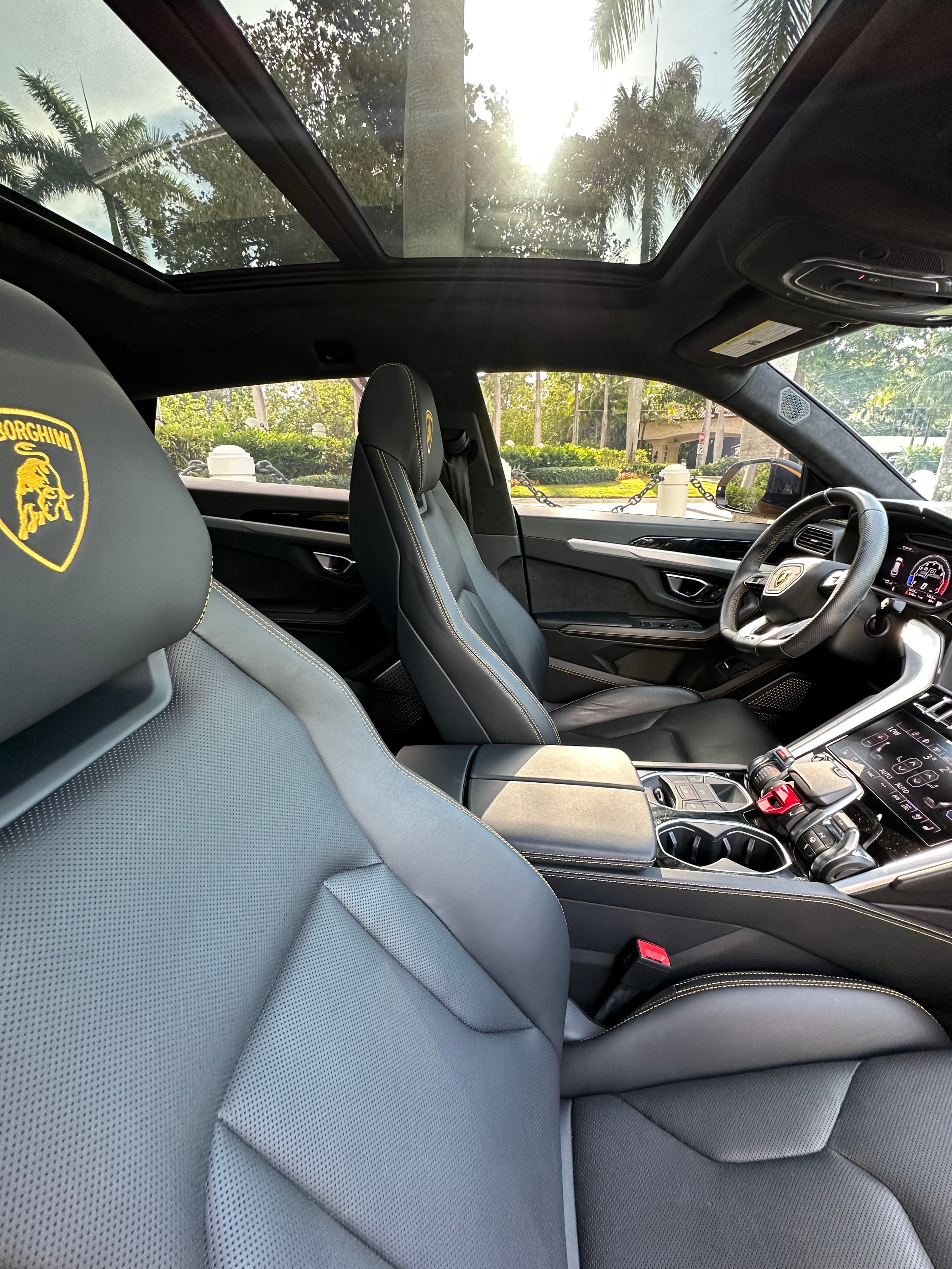 Lamborghini Urus thumbnail 6