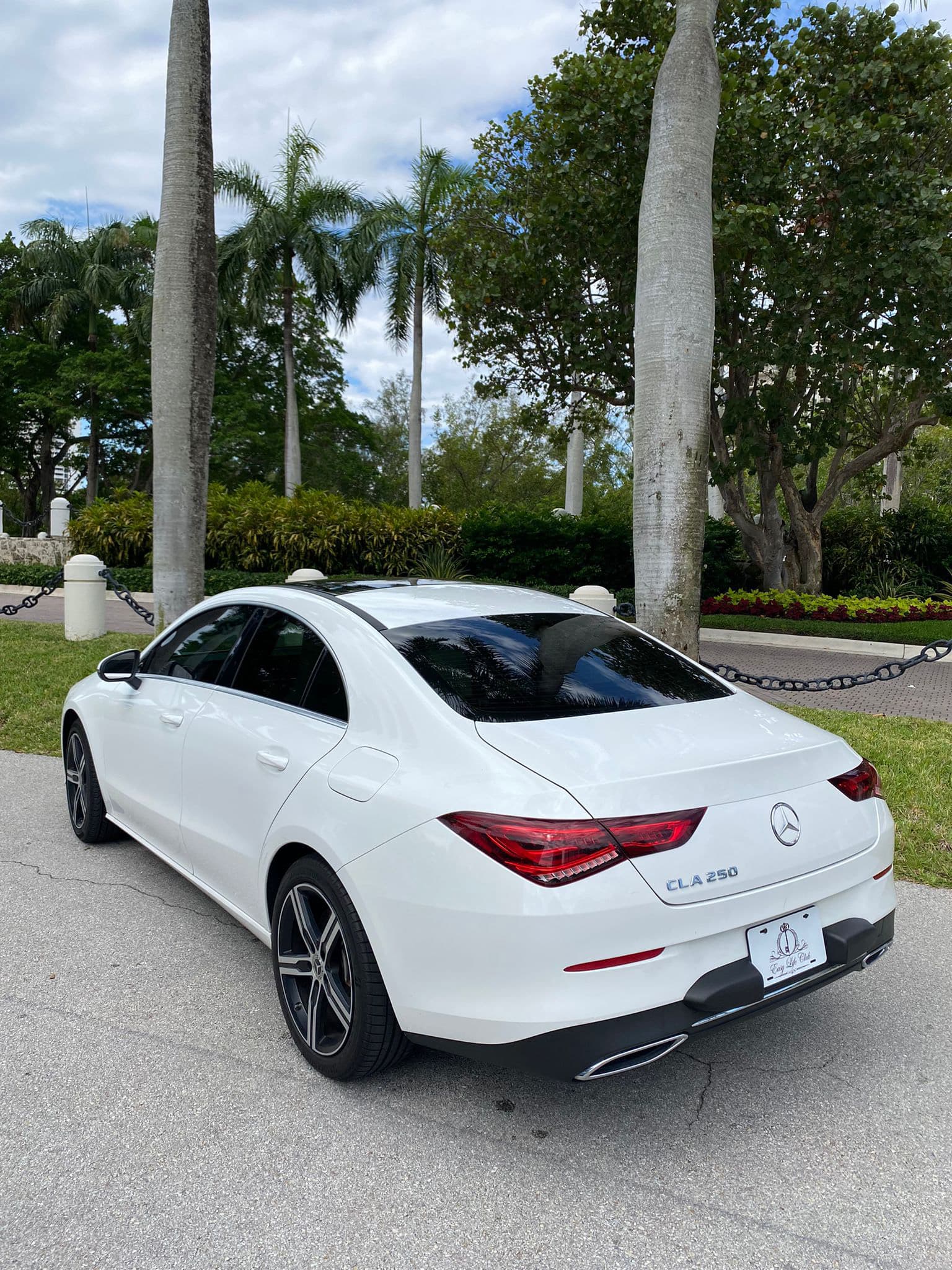Mercedes-Benz CLA thumbnail 2