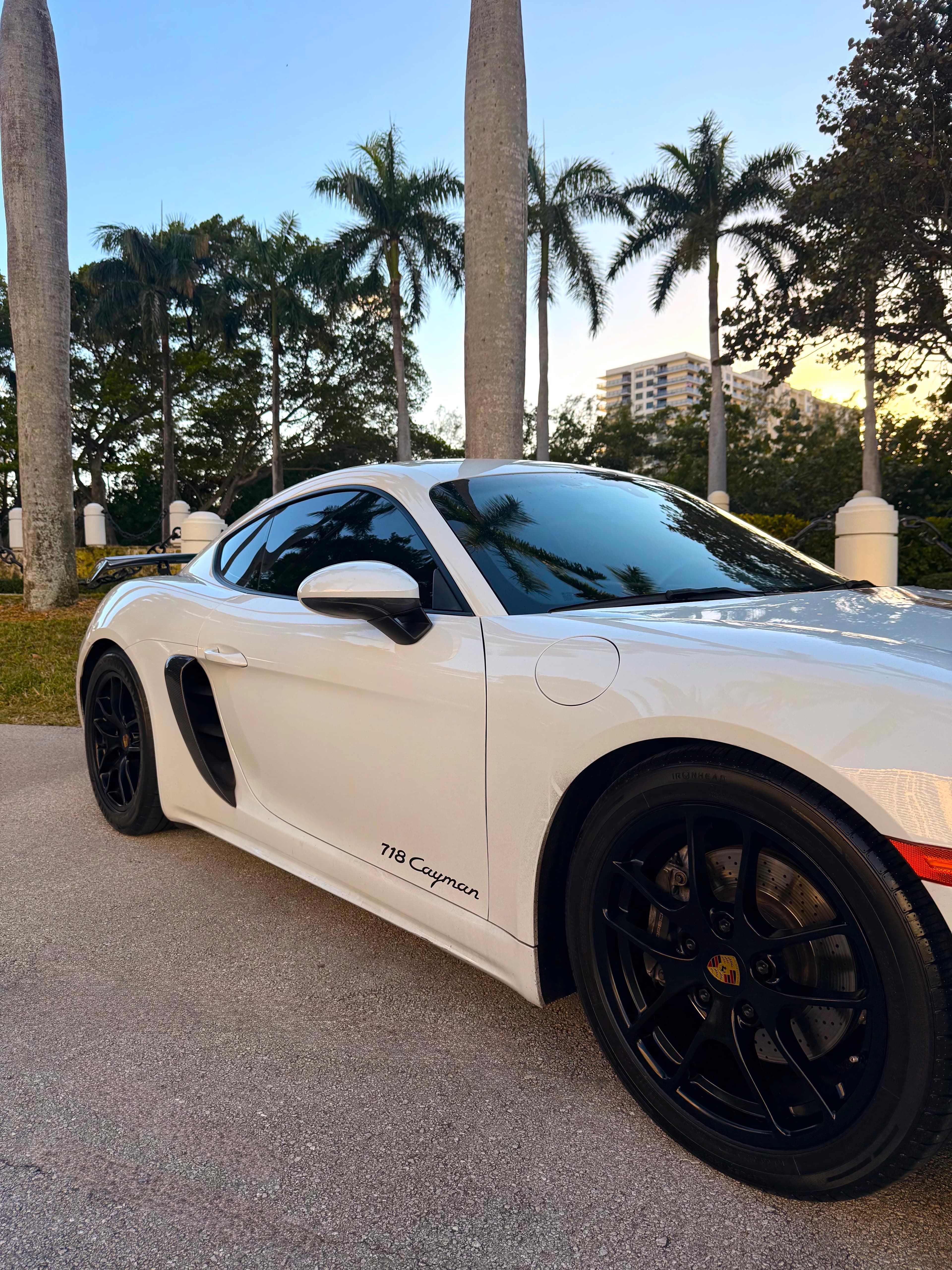 Porsche Cayman thumbnail 7